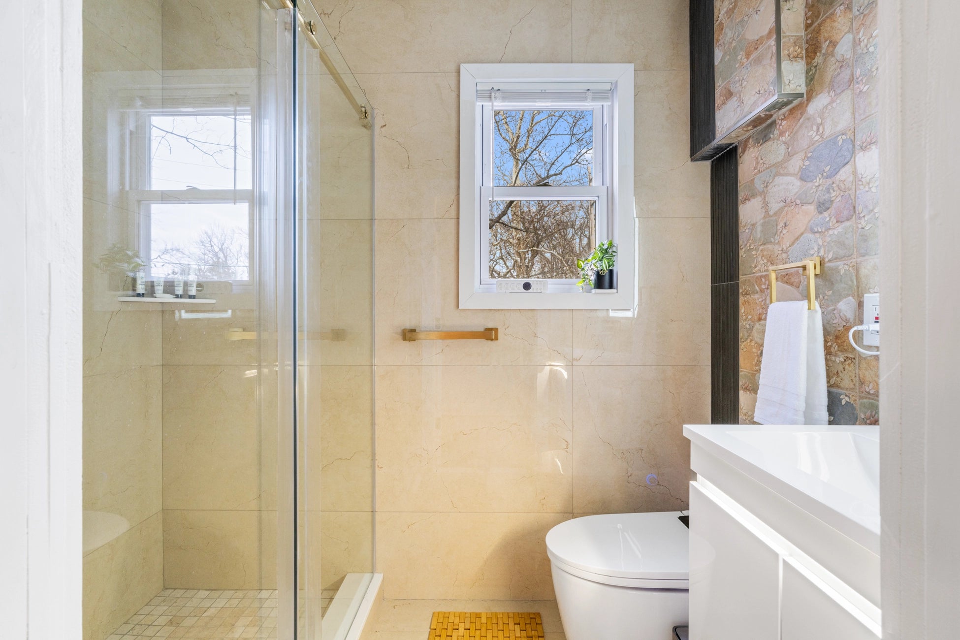 Airbnb Photography: Renovated STR Property in Teaneck, New Jersey