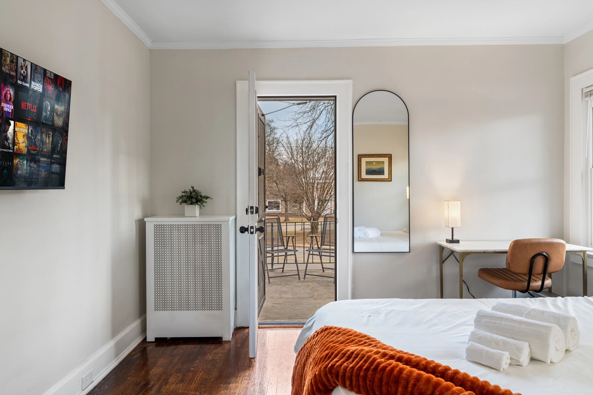Airbnb Photography: Renovated STR Property in Teaneck, New Jersey