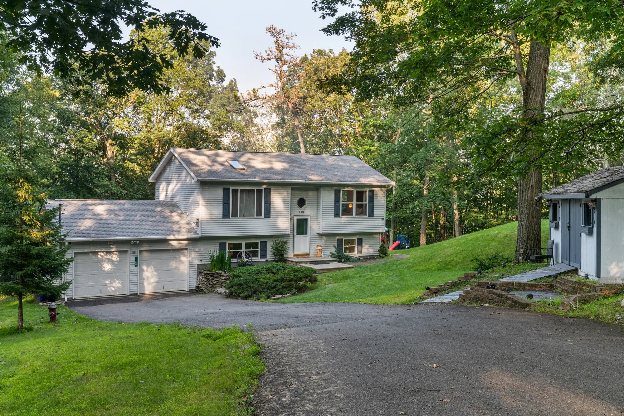 Airbnb Photography: Modern Rustic Retreat in Bushkill, PA