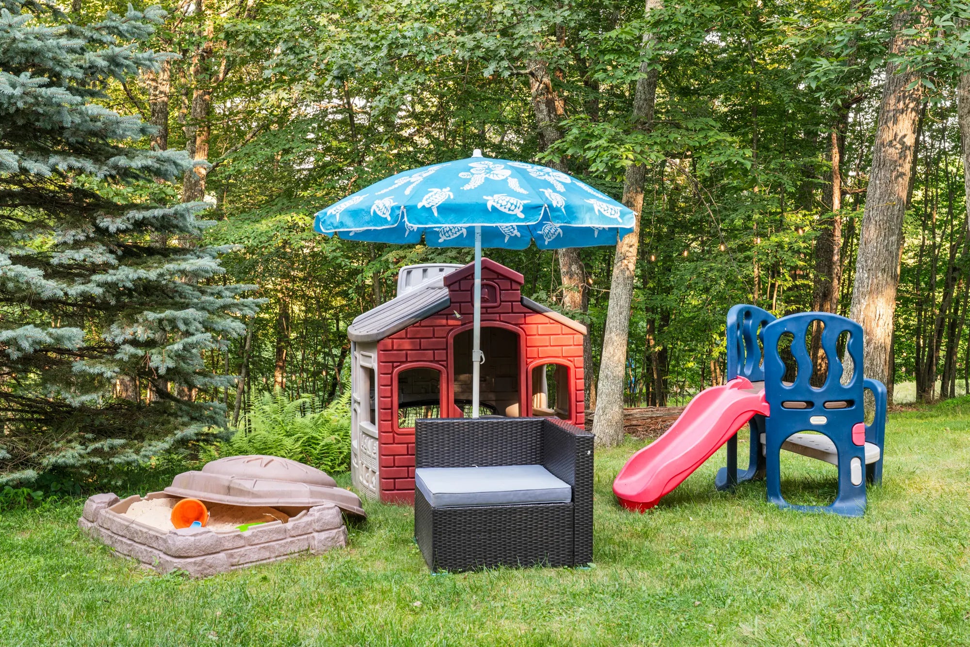 Airbnb Photography: Modern Rustic Retreat in Bushkill, PA