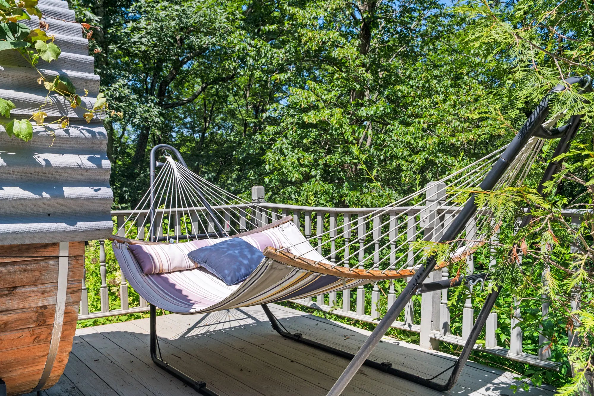 Airbnb Photography: Modern Rustic Retreat in Bushkill, PA