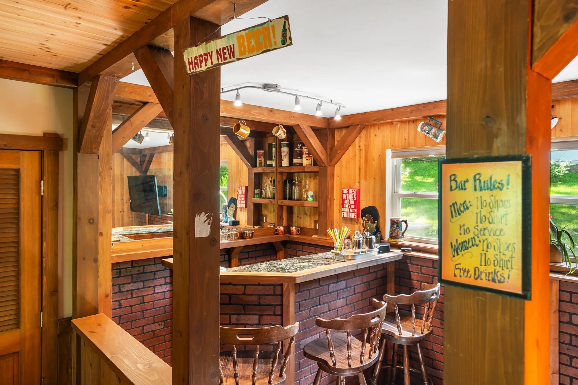 Airbnb Photography: Modern Rustic Retreat in Bushkill, PA