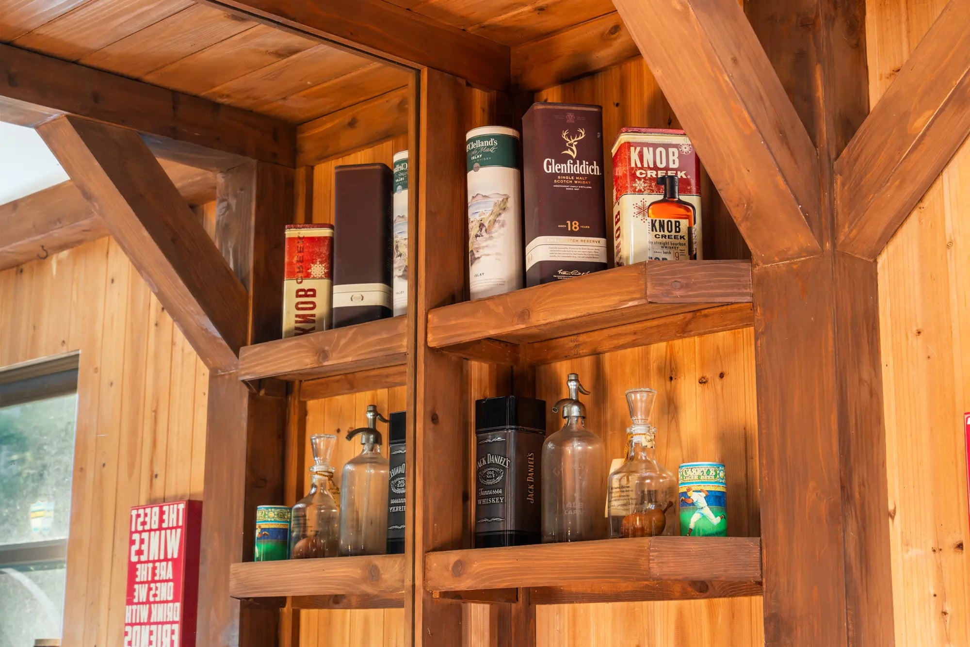 Airbnb Photography: Modern Rustic Retreat in Bushkill, PA