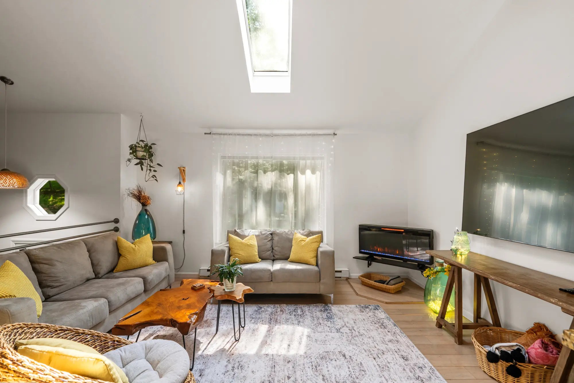 Airbnb Photography: Modern Rustic Retreat in Bushkill, PA