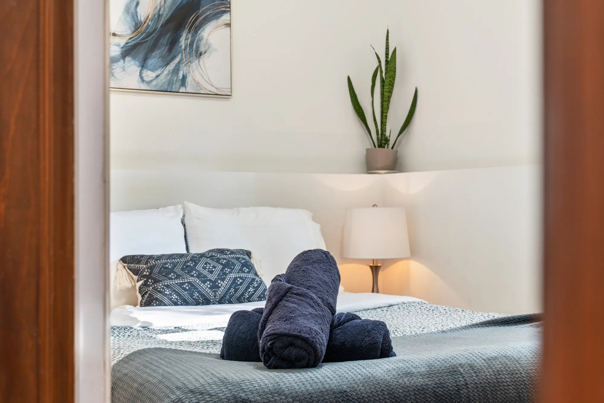 Airbnb Photography: Modern Rustic Retreat in Bushkill, PA