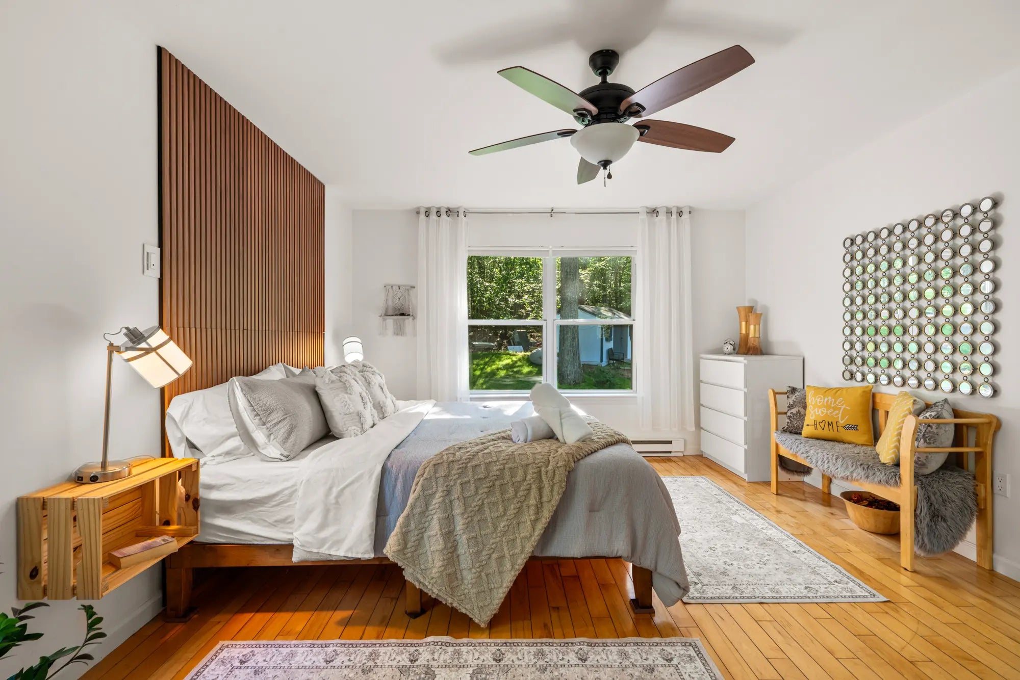 Airbnb Photography: Modern Rustic Retreat in Bushkill, PA