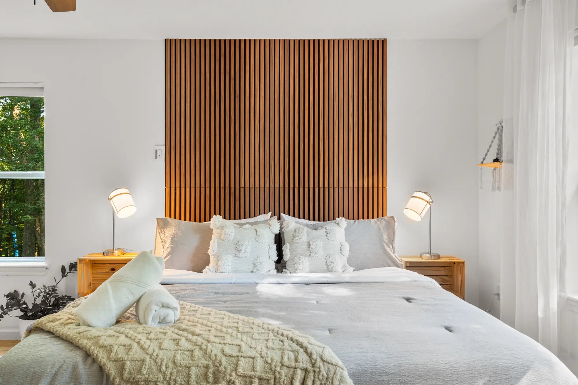 Airbnb Photography: Modern Rustic Retreat in Bushkill, PA