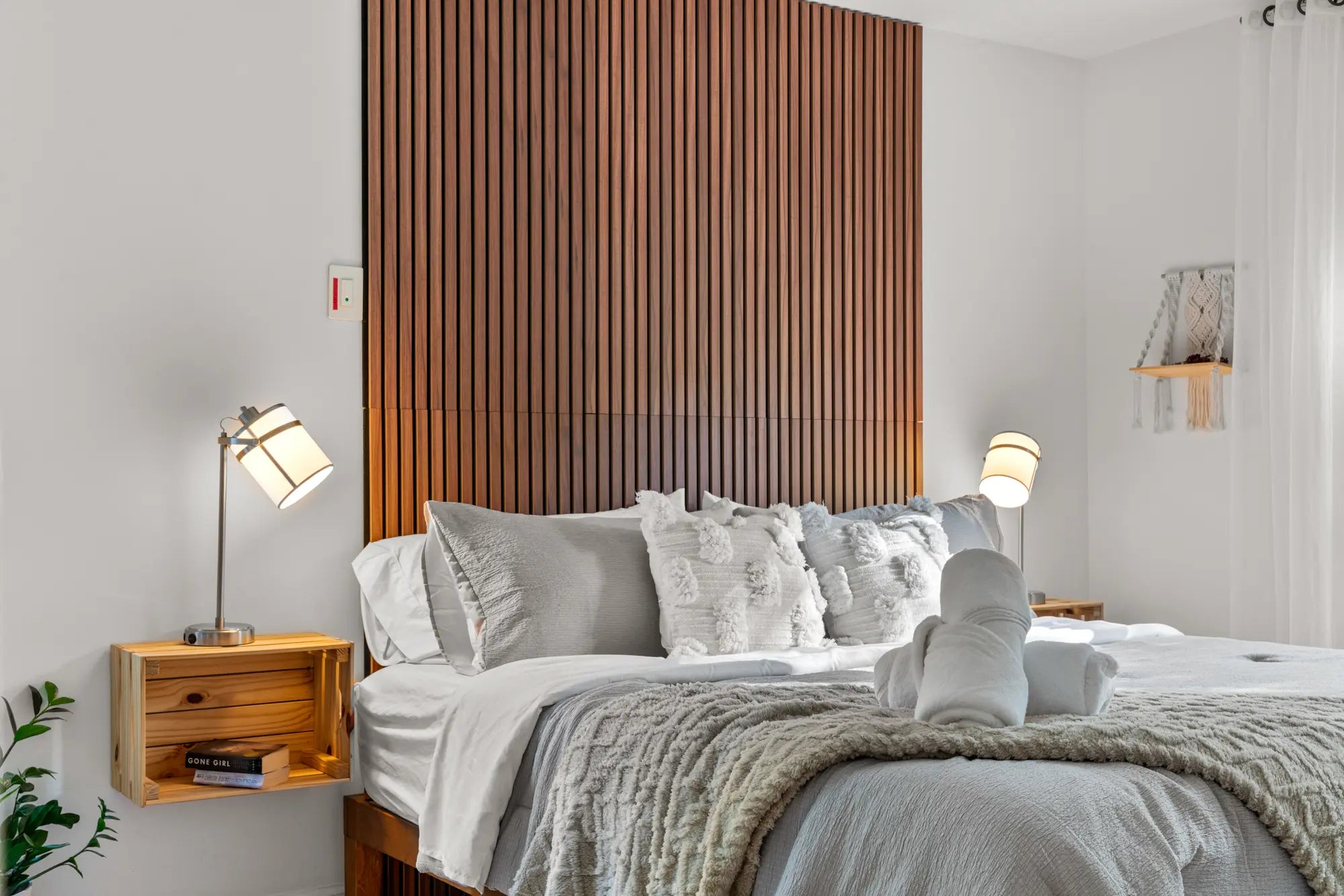 Airbnb Photography: Modern Rustic Retreat in Bushkill, PA