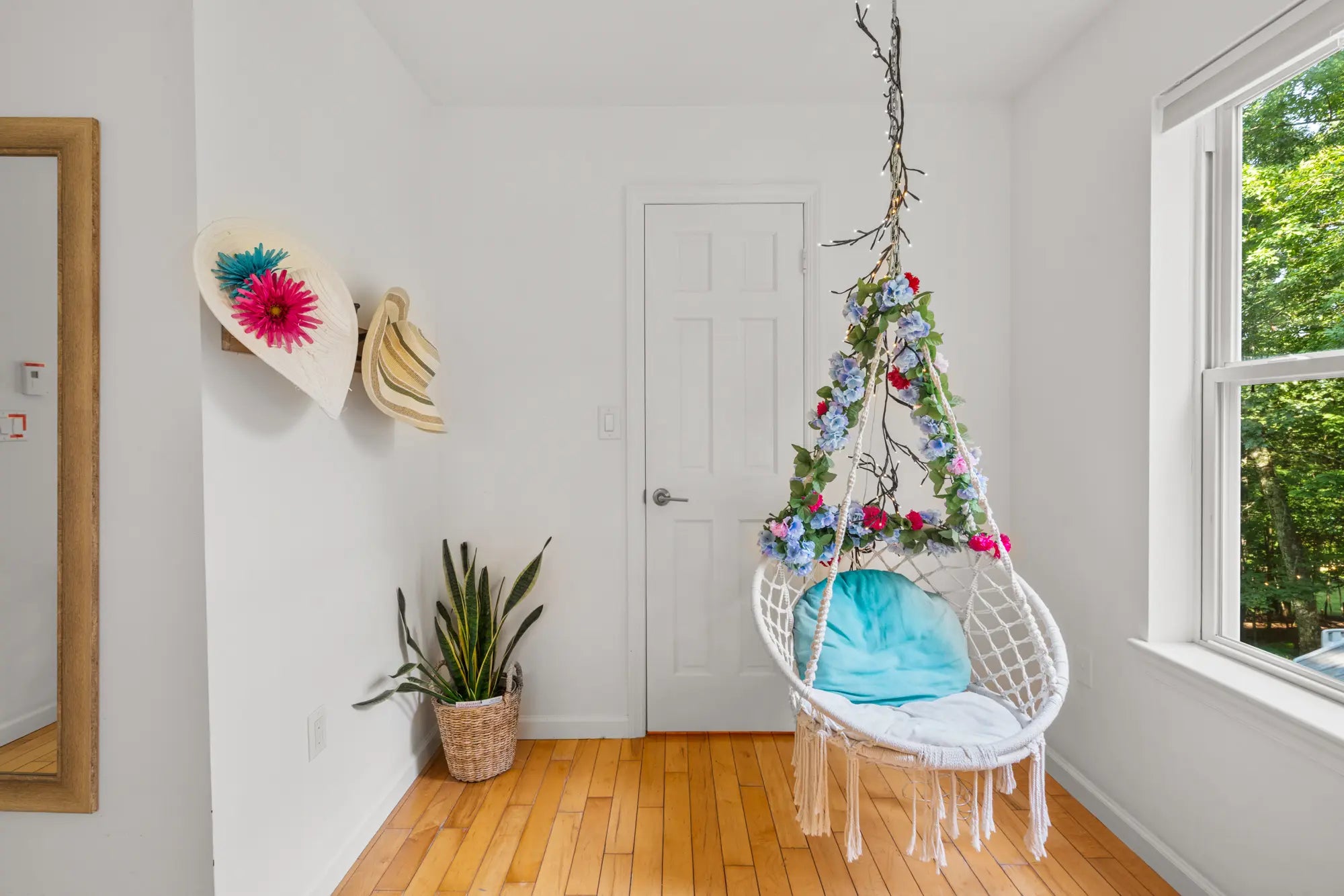 Airbnb Photography: Modern Rustic Retreat in Bushkill, PA