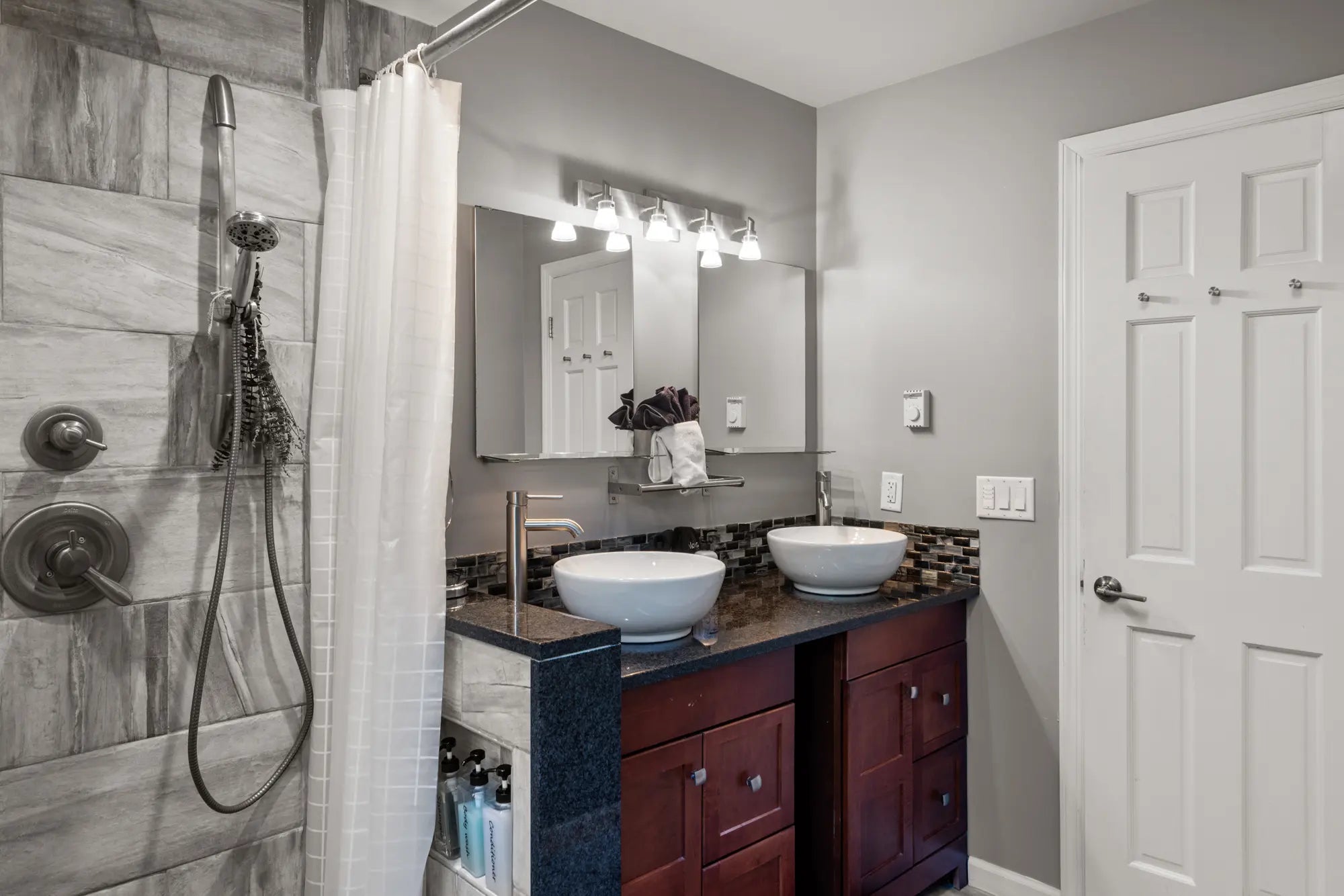 Airbnb Photography: Modern Rustic Retreat in Bushkill, PA