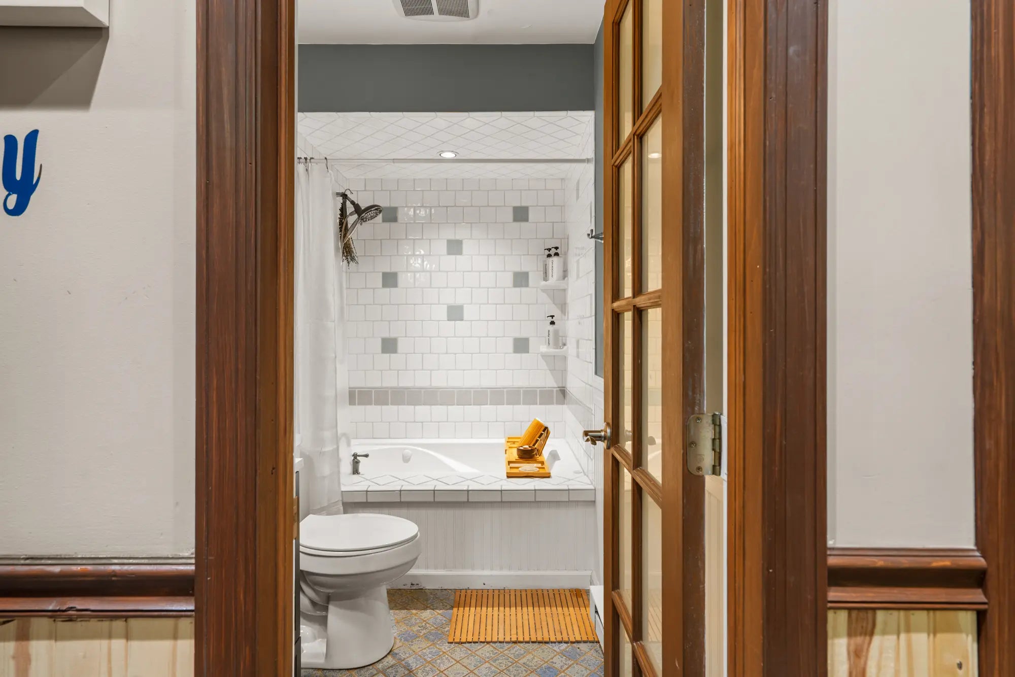 Airbnb Photography: Modern Rustic Retreat in Bushkill, PA