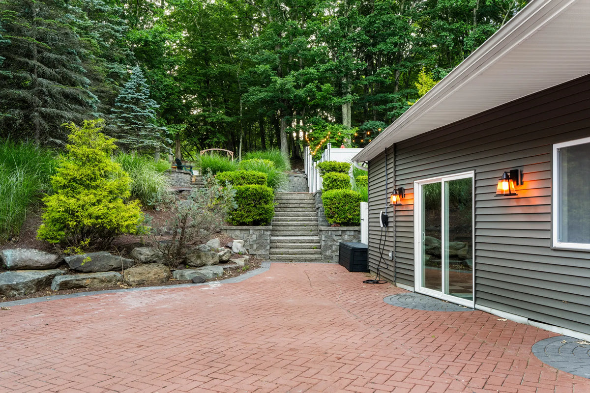 Airbnb Photography in East Stroudsburg, PA | Wooded Poolside Retreat