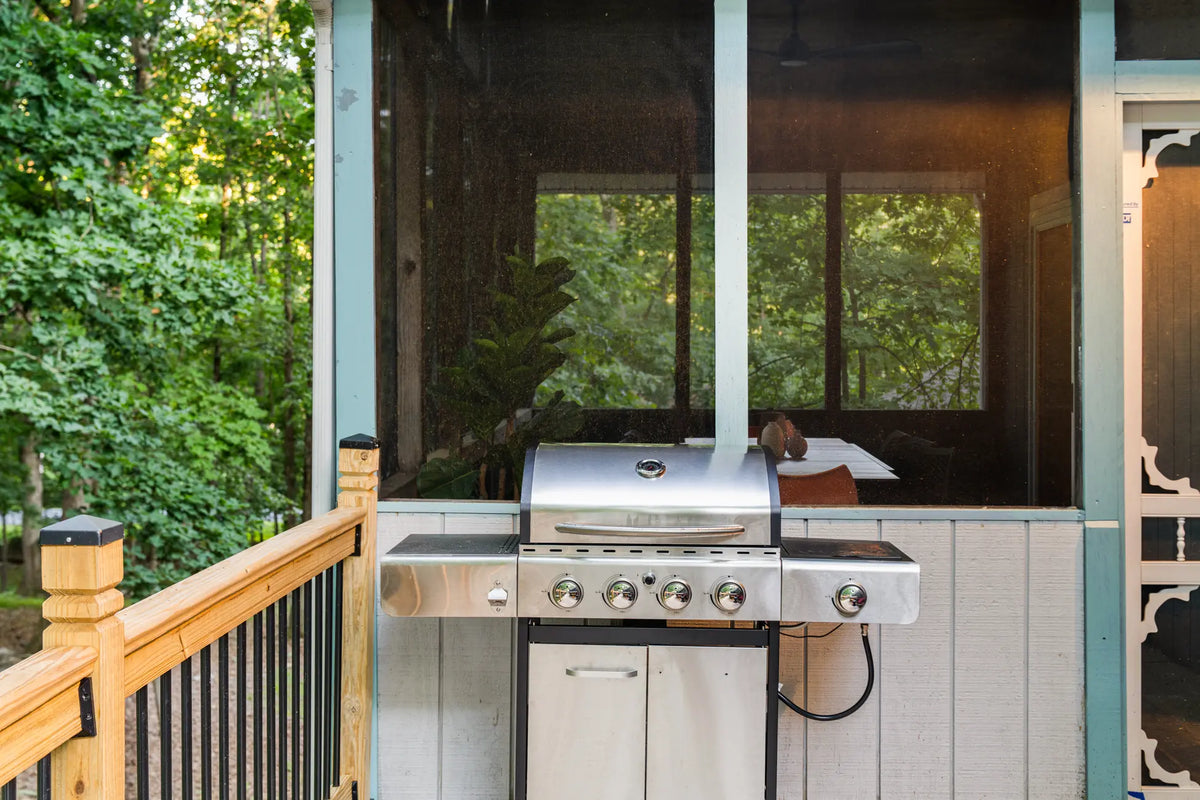 Airbnb Photography in East Stroudsburg, PA | Wooded Poolside Retreat