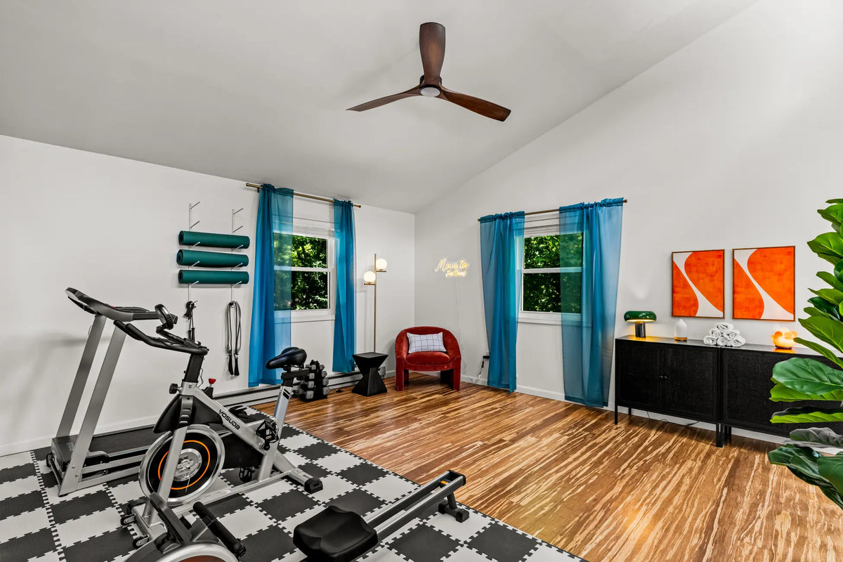 Airbnb Photography in East Stroudsburg, PA | Wooded Poolside Retreat
