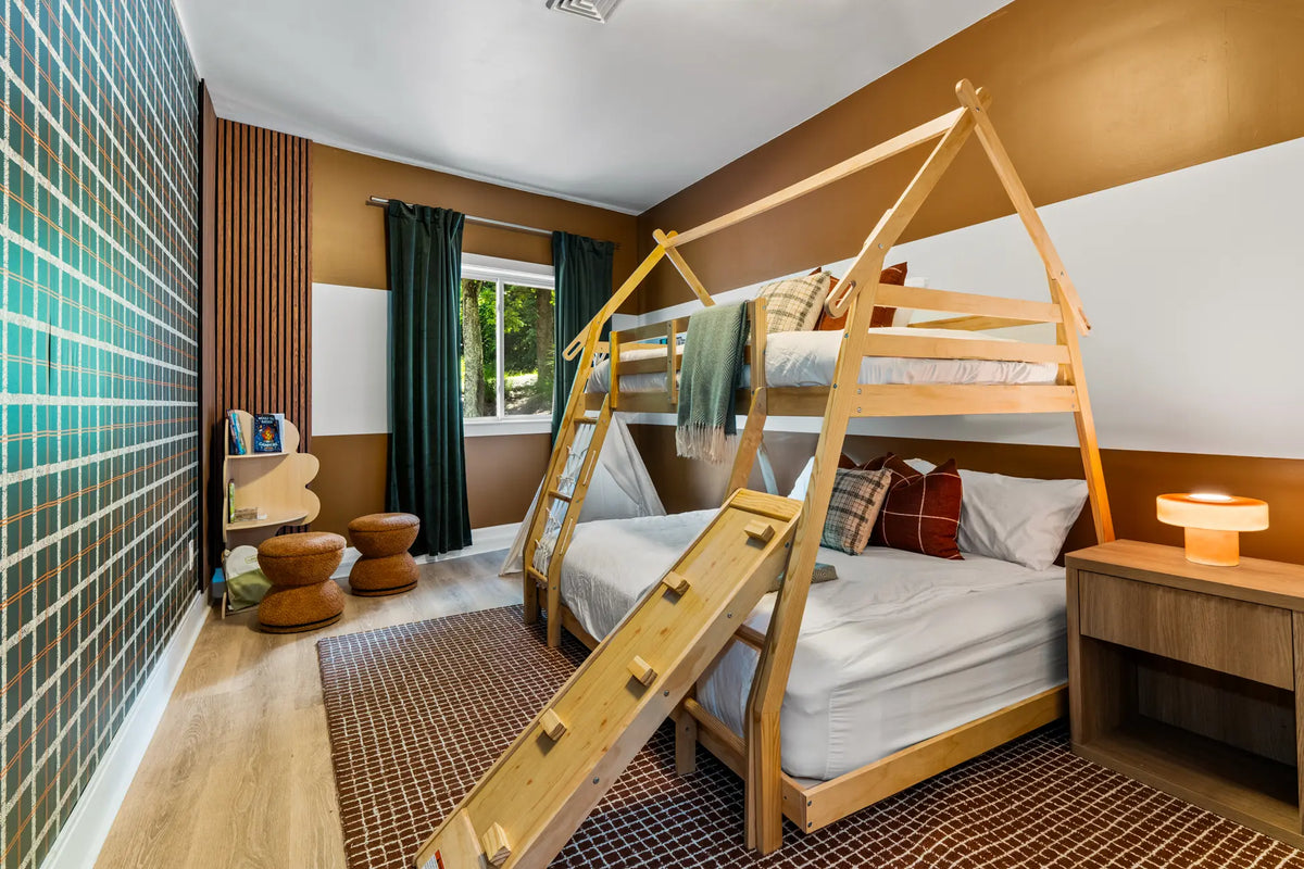 Airbnb Photography in East Stroudsburg, PA | Wooded Poolside Retreat