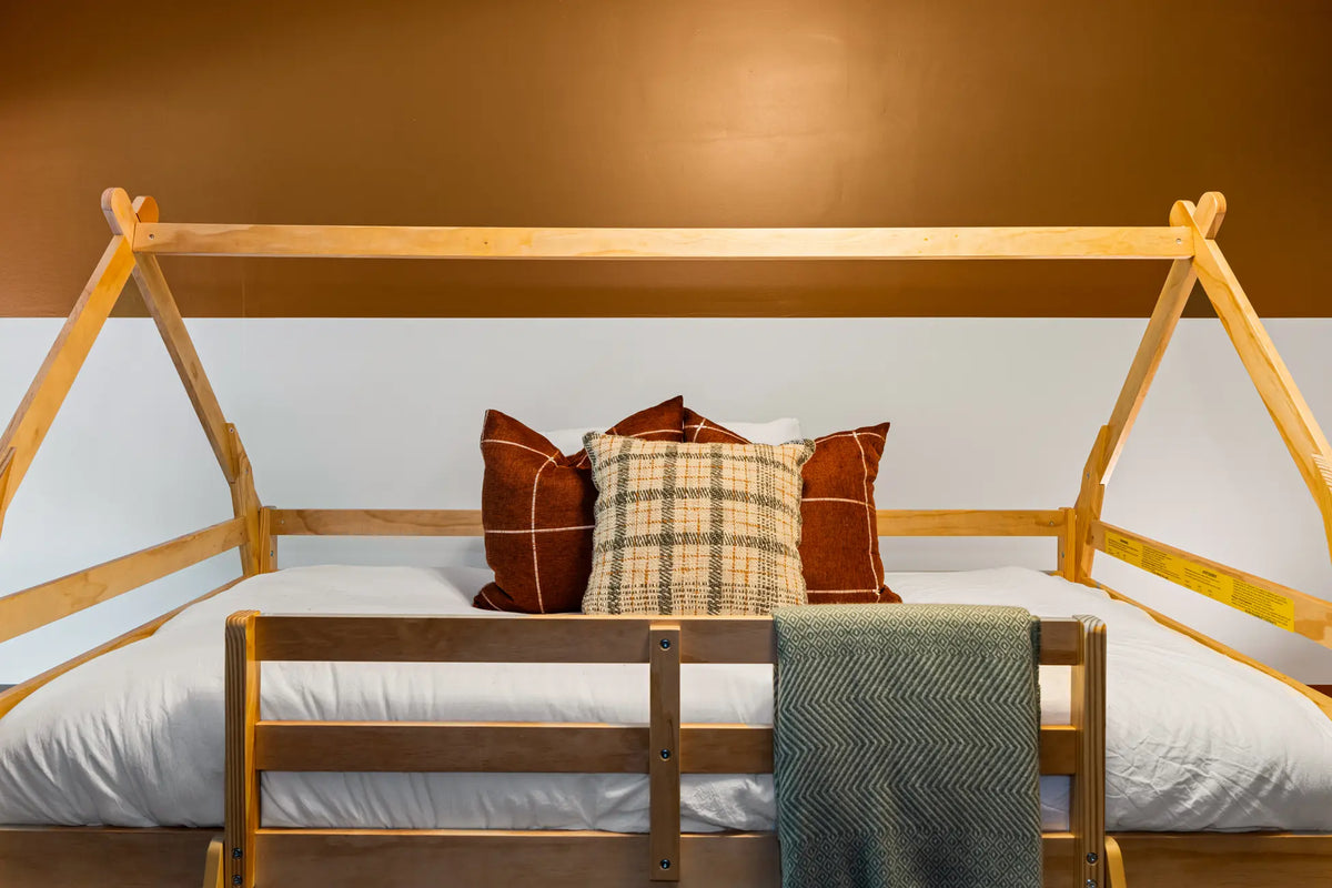 Airbnb Photography in East Stroudsburg, PA | Wooded Poolside Retreat