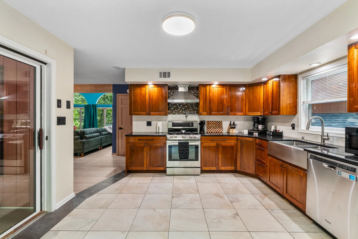 Airbnb Photography in East Stroudsburg, PA | Wooded Twilight Retreat