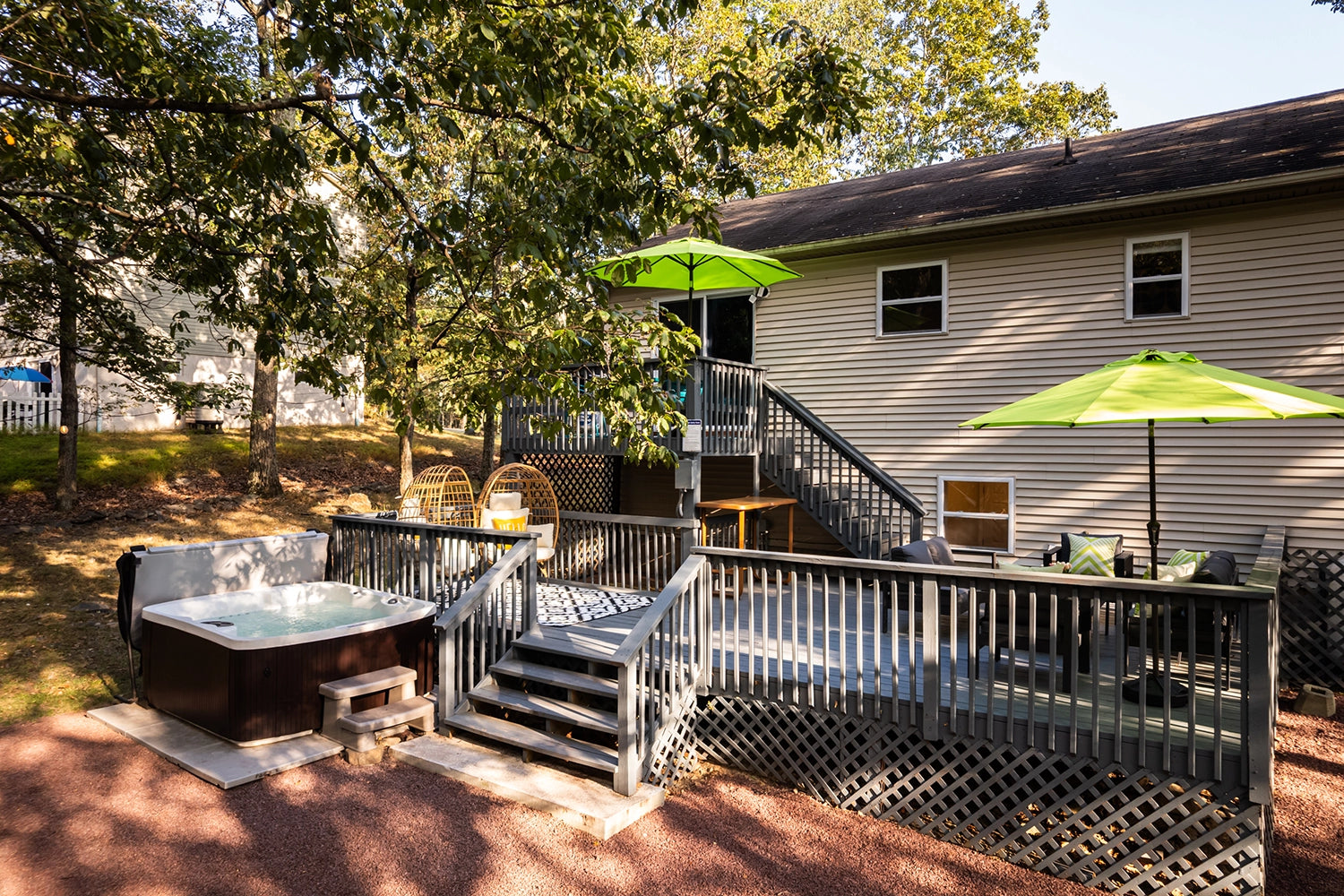 Airbnb Photography: Charming Retreat at Penn Estates, East Stroudsburg