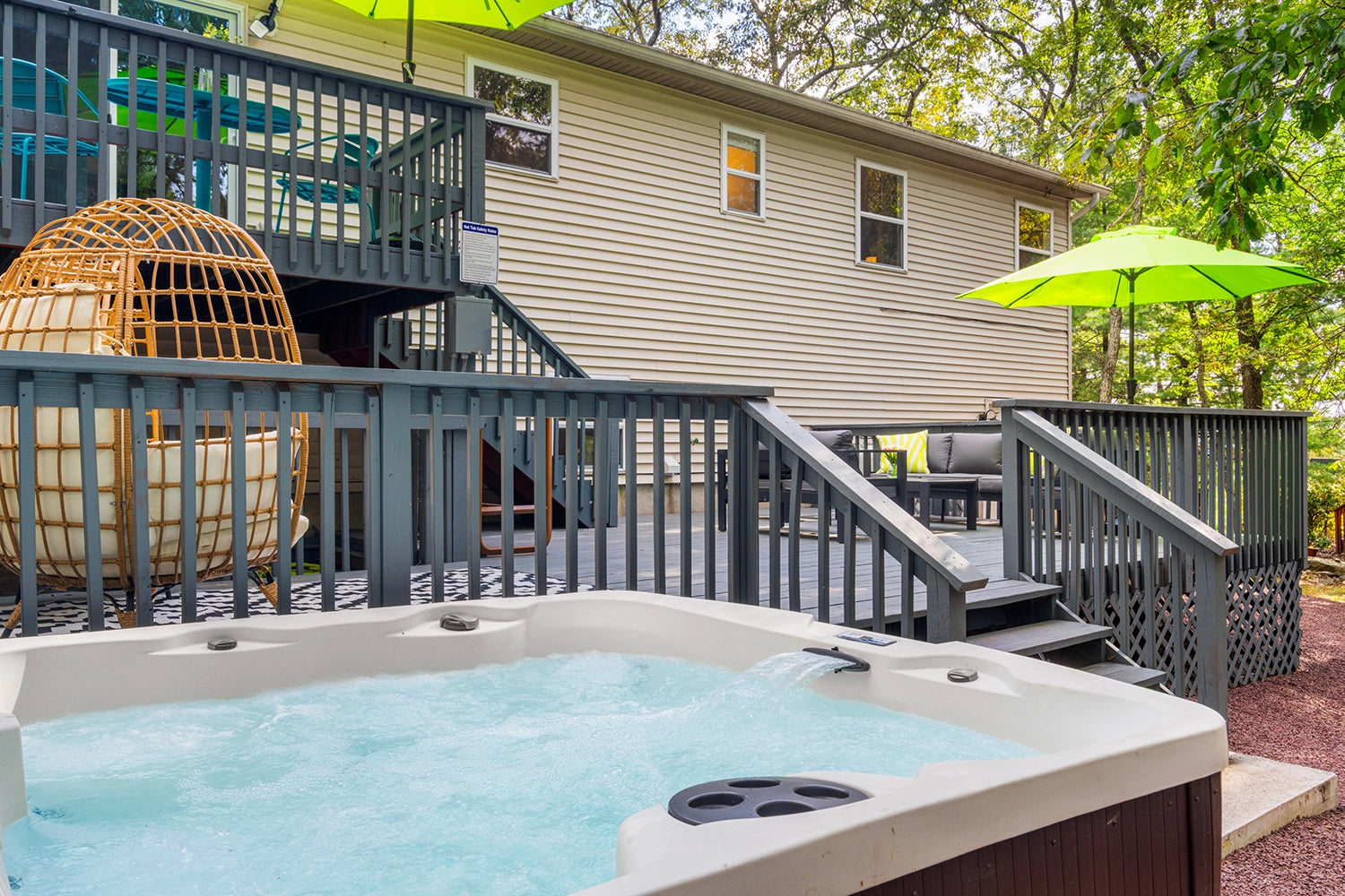 Airbnb Photography: Charming Retreat at Penn Estates, East Stroudsburg