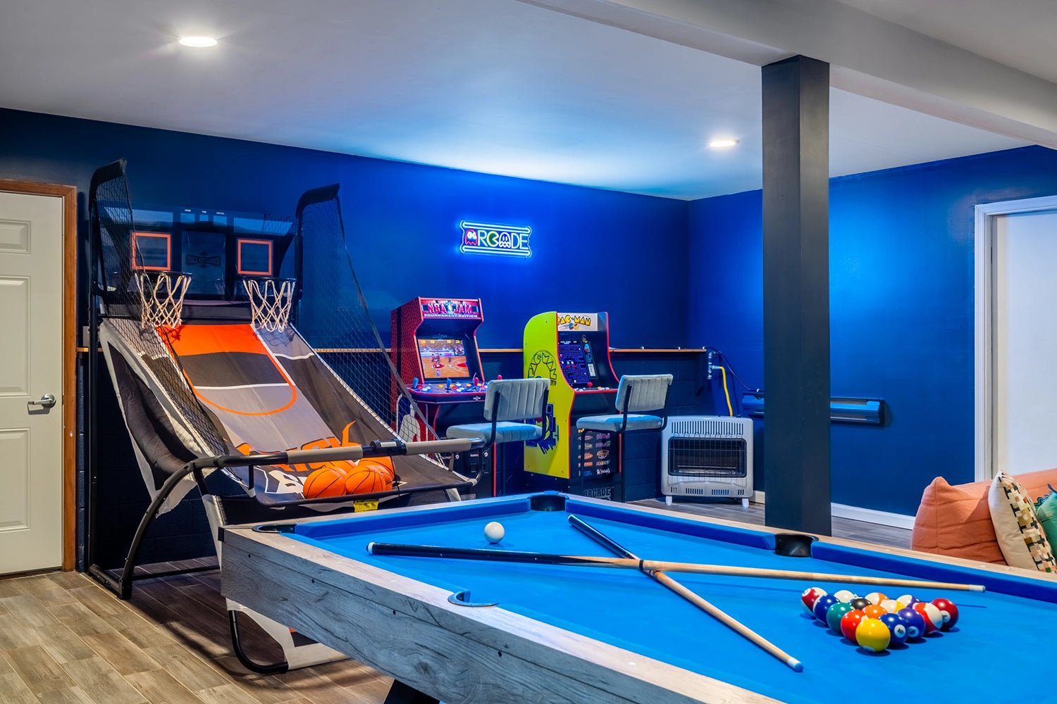 Airbnb Photography: Charming Retreat at Penn Estates, East Stroudsburg