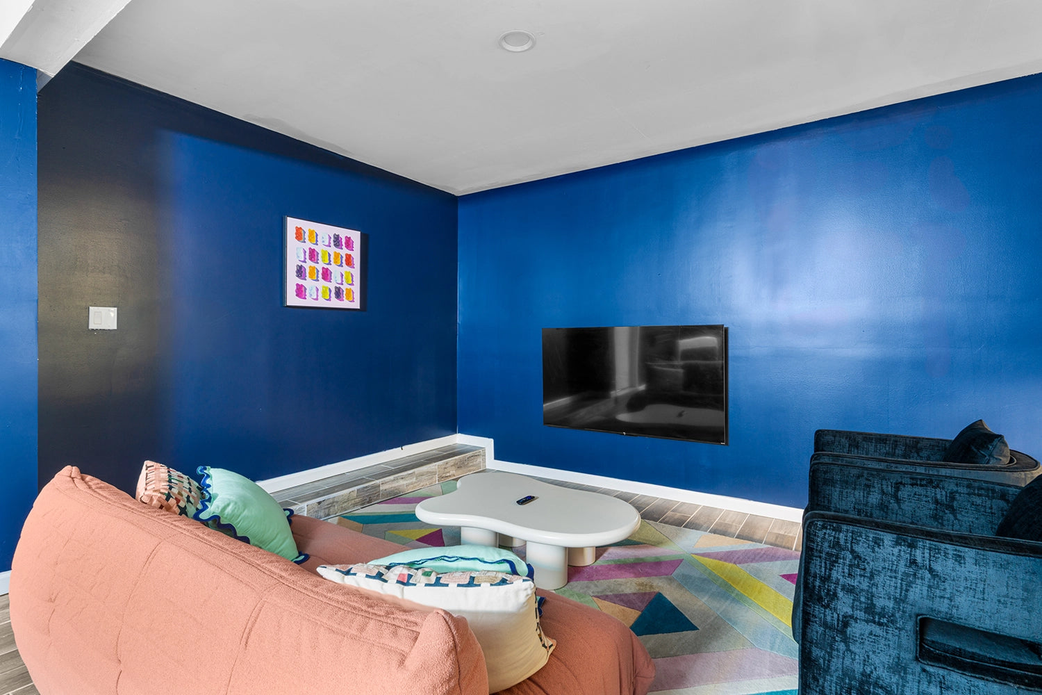 Airbnb Photography: Charming Retreat at Penn Estates, East Stroudsburg