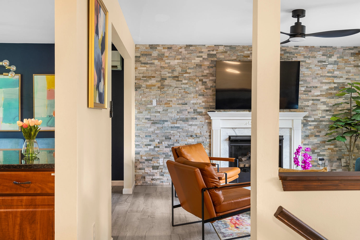 Airbnb Photography: Charming Retreat at Penn Estates, East Stroudsburg