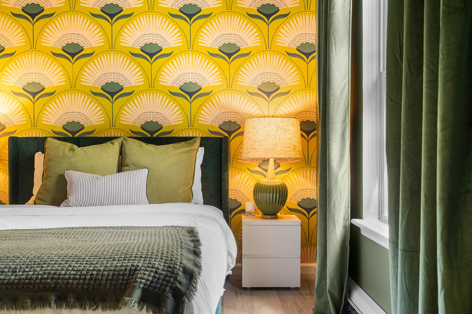 Airbnb Photography: Charming Retreat at Penn Estates, East Stroudsburg