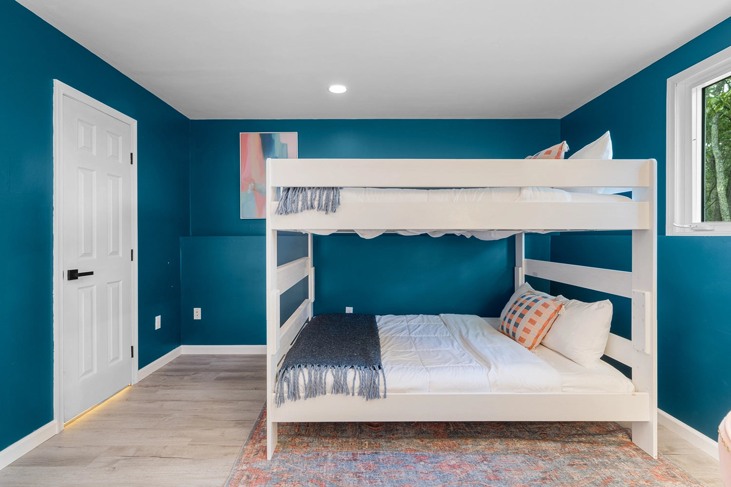 Airbnb Photography: Charming Retreat at Penn Estates, East Stroudsburg