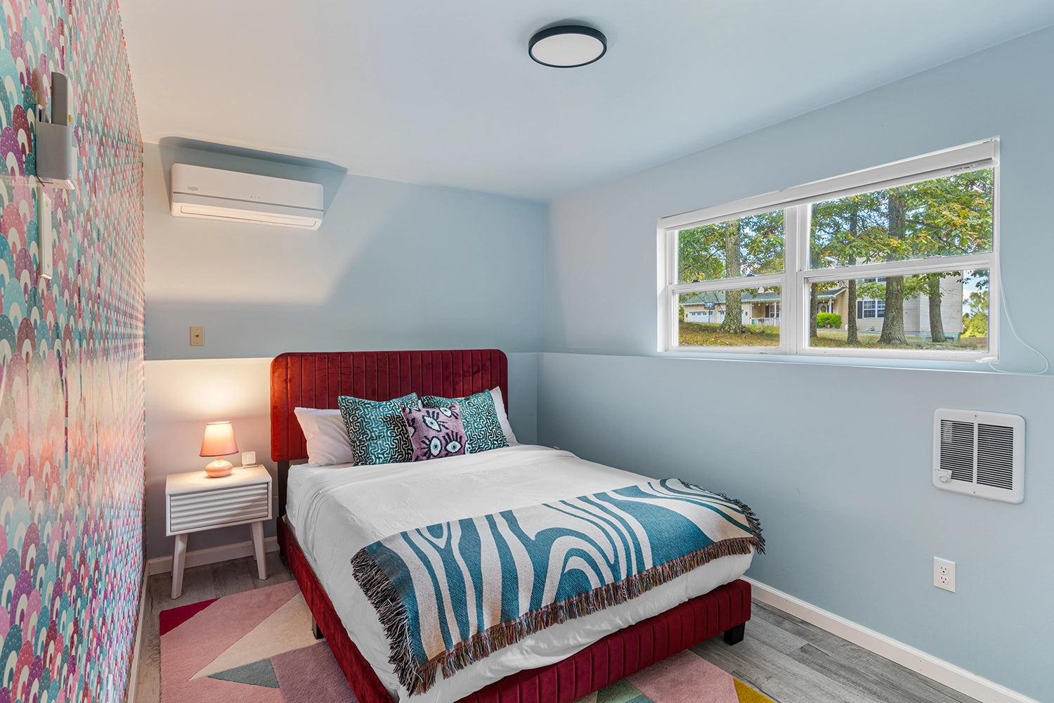 Airbnb Photography: Charming Retreat at Penn Estates, East Stroudsburg