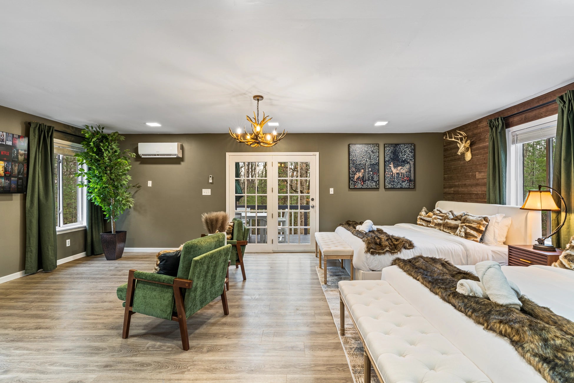 Airbnb Photography East Stroudsburg PA | Hyland Drive Lakehouse