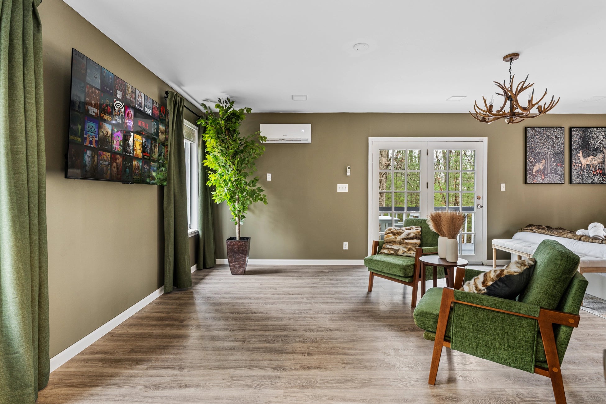 Airbnb Photography East Stroudsburg PA | Hyland Drive Lakehouse