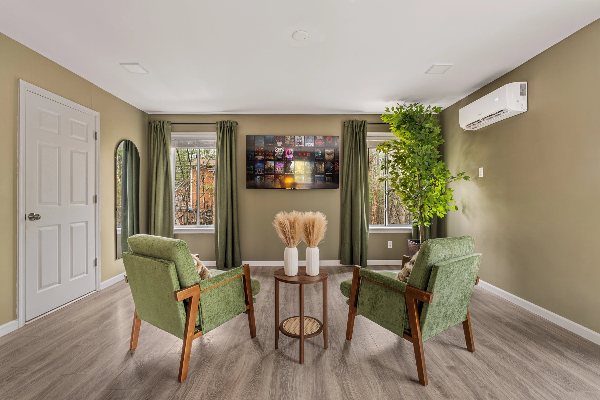Airbnb Photography East Stroudsburg PA | Hyland Drive Lakehouse