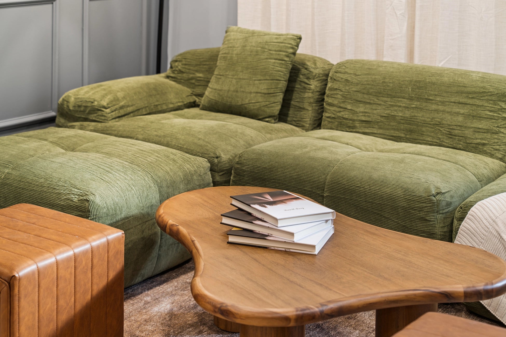 Airbnb Photography: Modern Brick Townhouse STR in Philadelphia PA