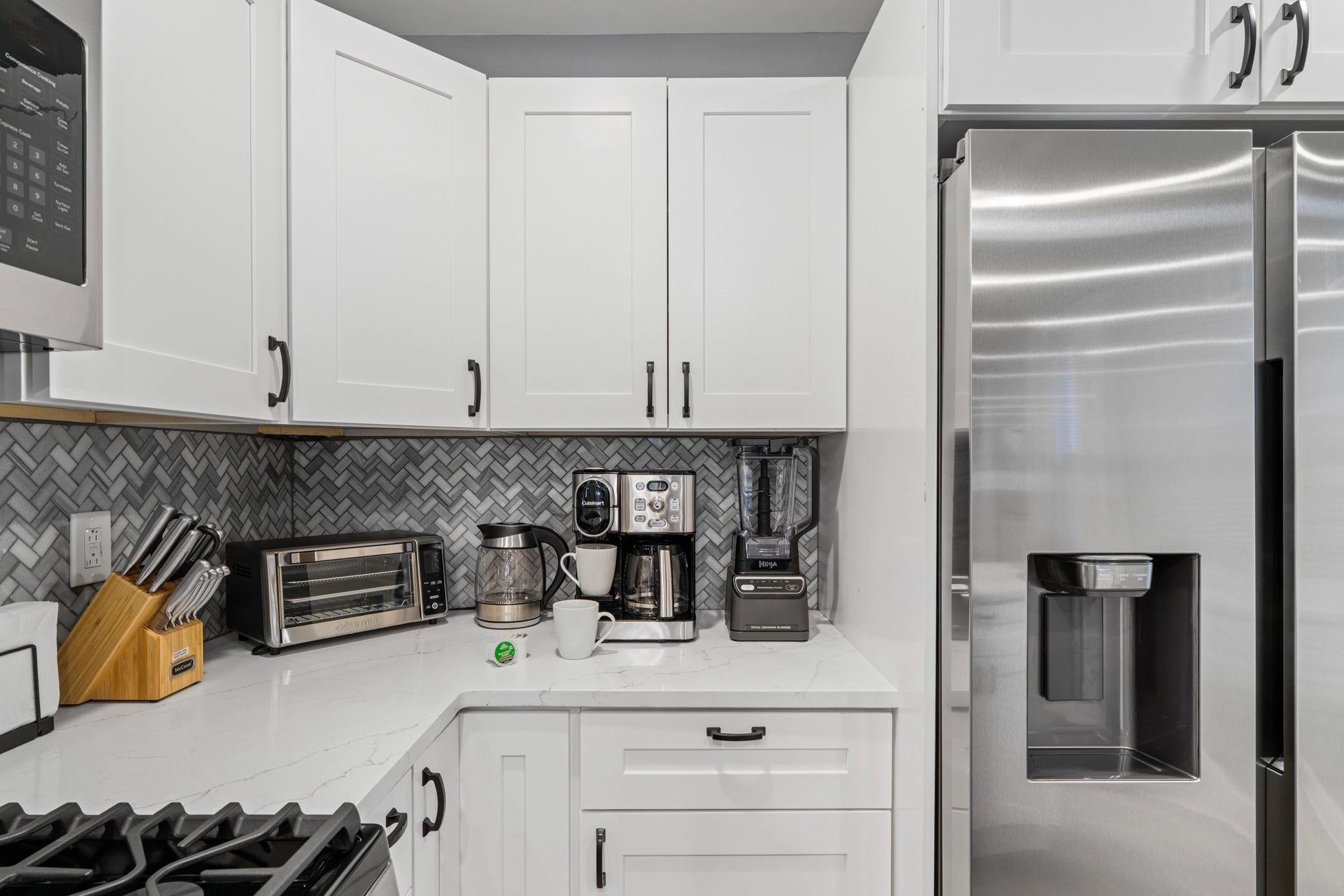 Airbnb Photography: Modern Brick Townhouse STR in Philadelphia PA