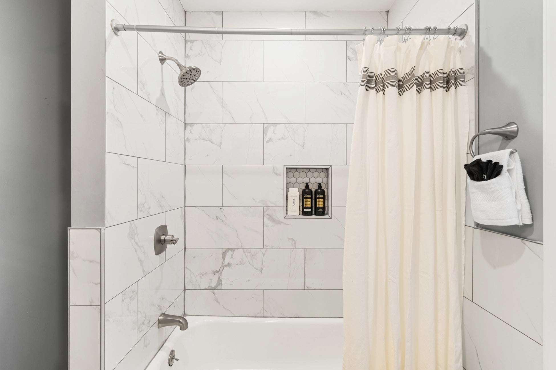 Airbnb Photography: Modern Brick Townhouse STR in Philadelphia PA