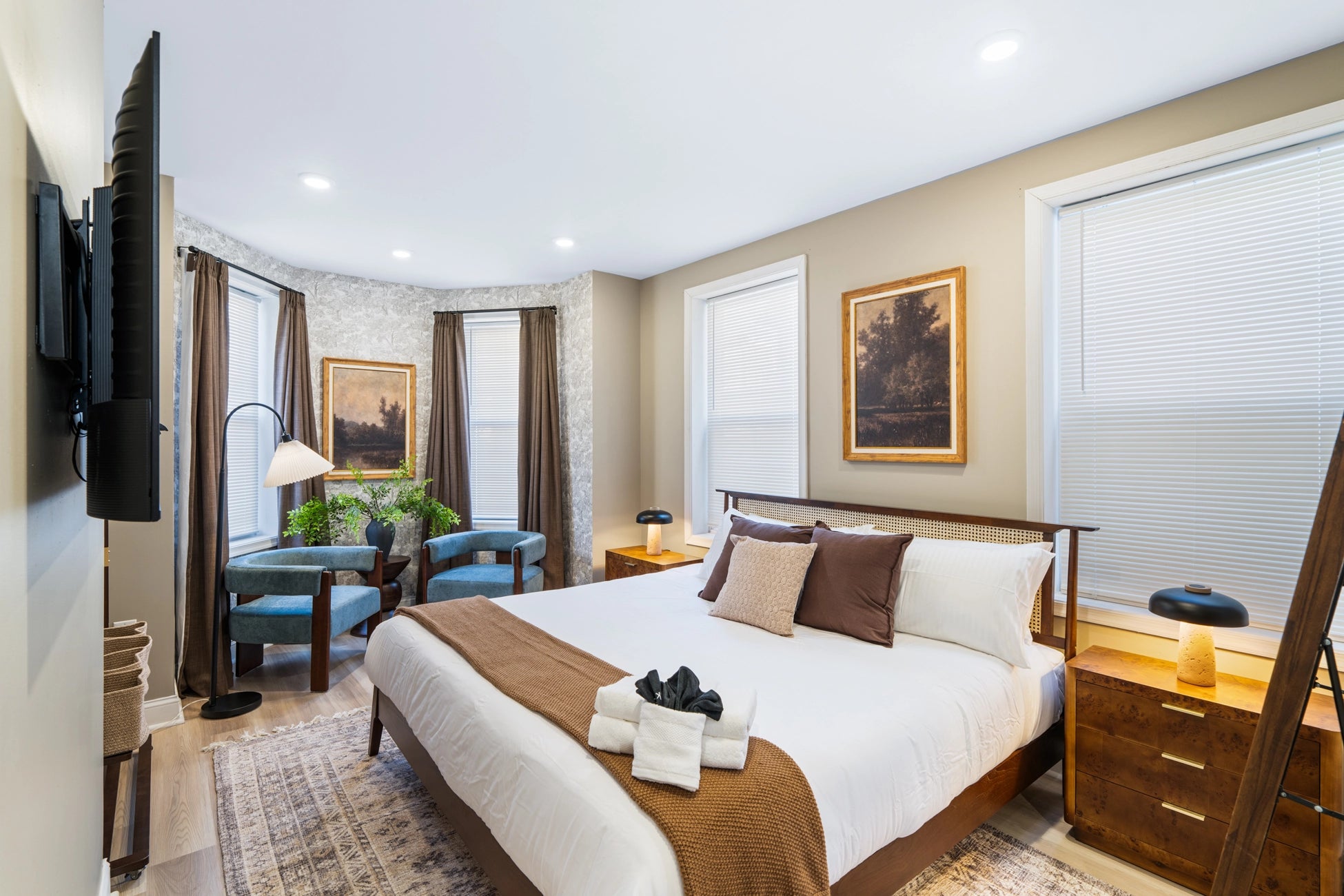 Airbnb Photography: Modern Brick Townhouse STR in Philadelphia PA