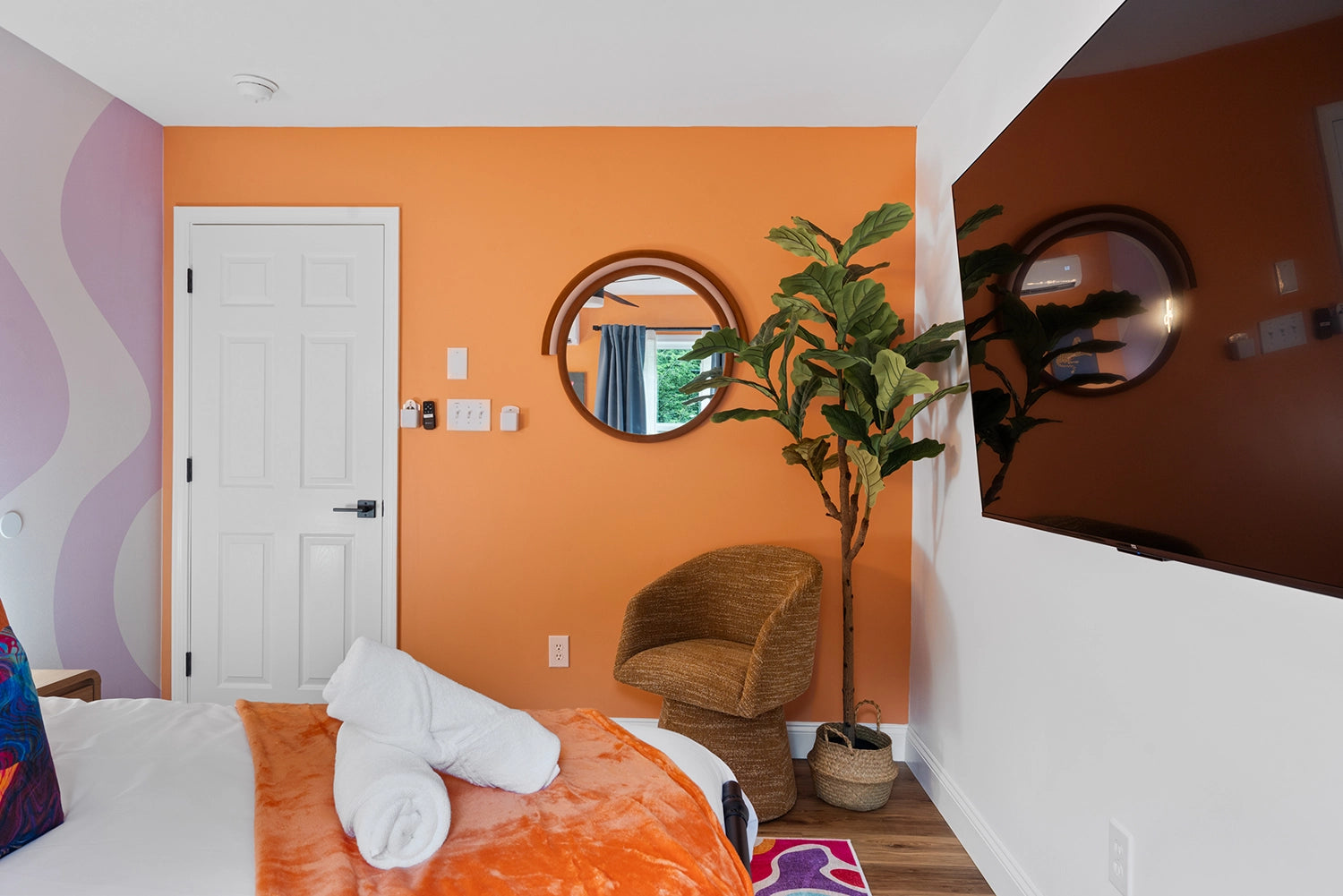 Airbnb Photography: Lakefront Villa in Tobyhanna, PA