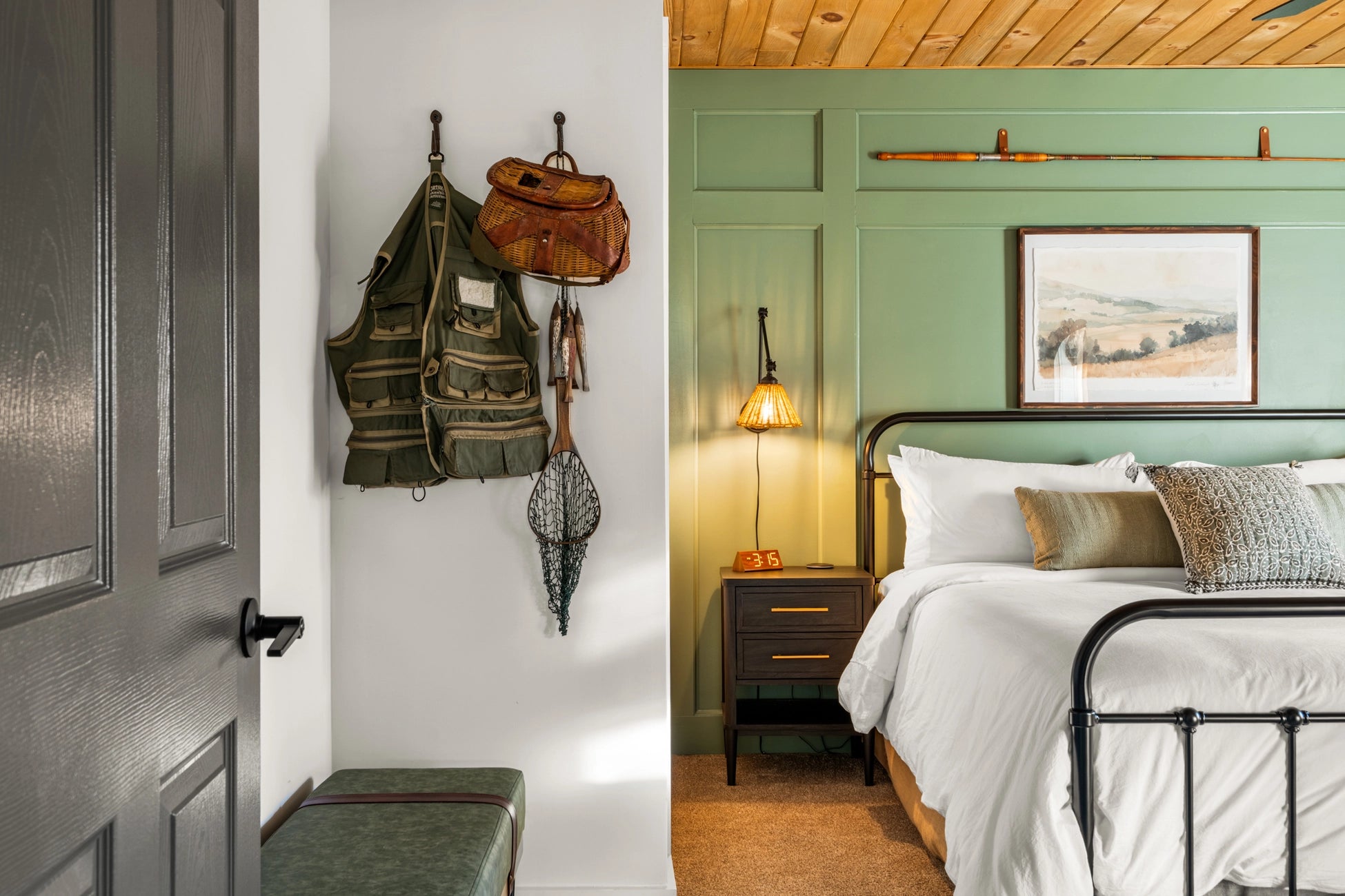 Dark Space Interior Airbnb Photography: Luxury Mountain Retreat in Albrightsville, PA