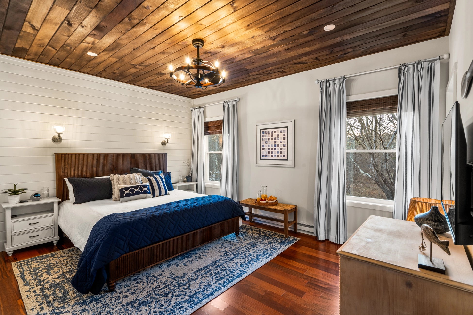 Dark Space Interior Airbnb Photography: Luxury Mountain Retreat in Albrightsville, PA