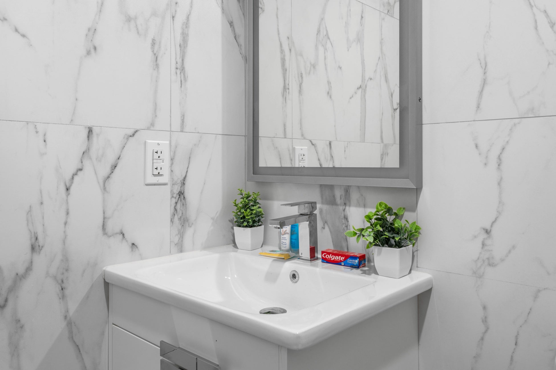 Airbnb Photography: Modern Apartment in Jersey City, NJ