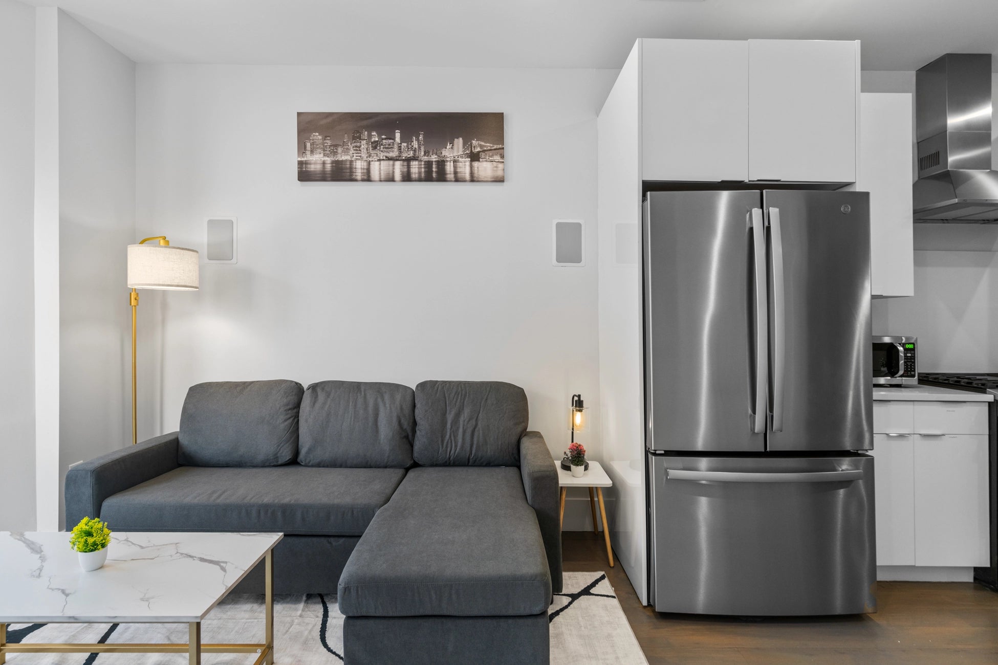 Airbnb Photography: Modern Duplex Apartment in Jersey City, NJ