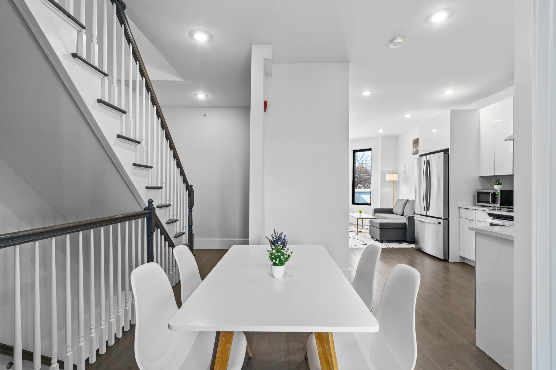 Airbnb Photography: Modern Duplex Apartment in Jersey City, NJ