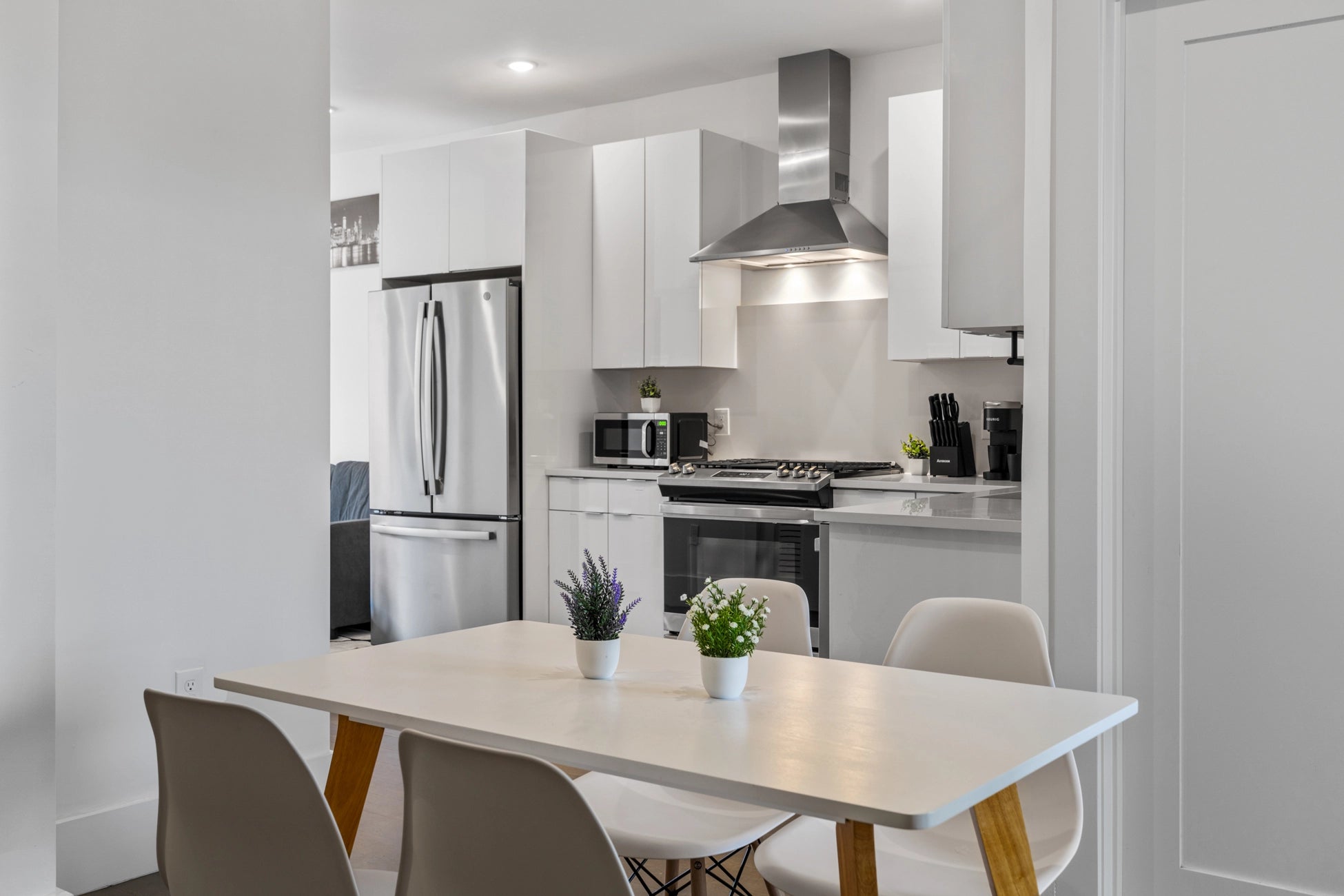 Airbnb Photography: Modern Duplex Apartment in Jersey City, NJ