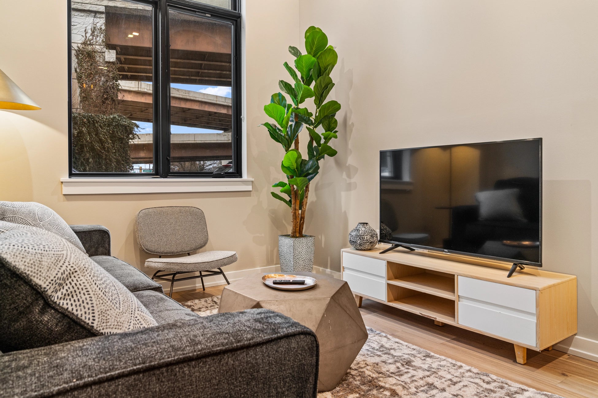 Airbnb Photography: The Edison | Philadelphia