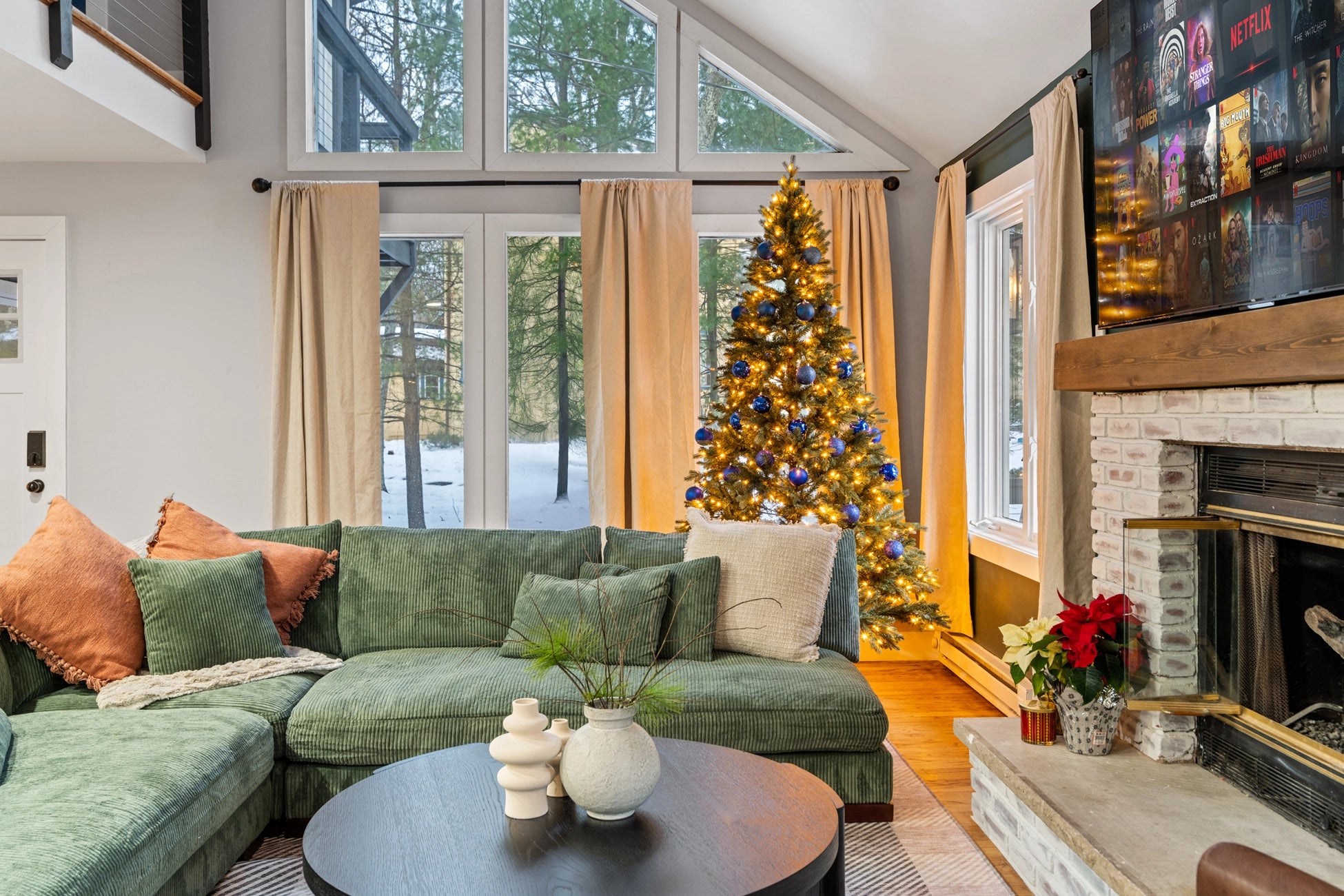 Airbnb Photography: Stunning STR Cabin in East Stroudsburg PA