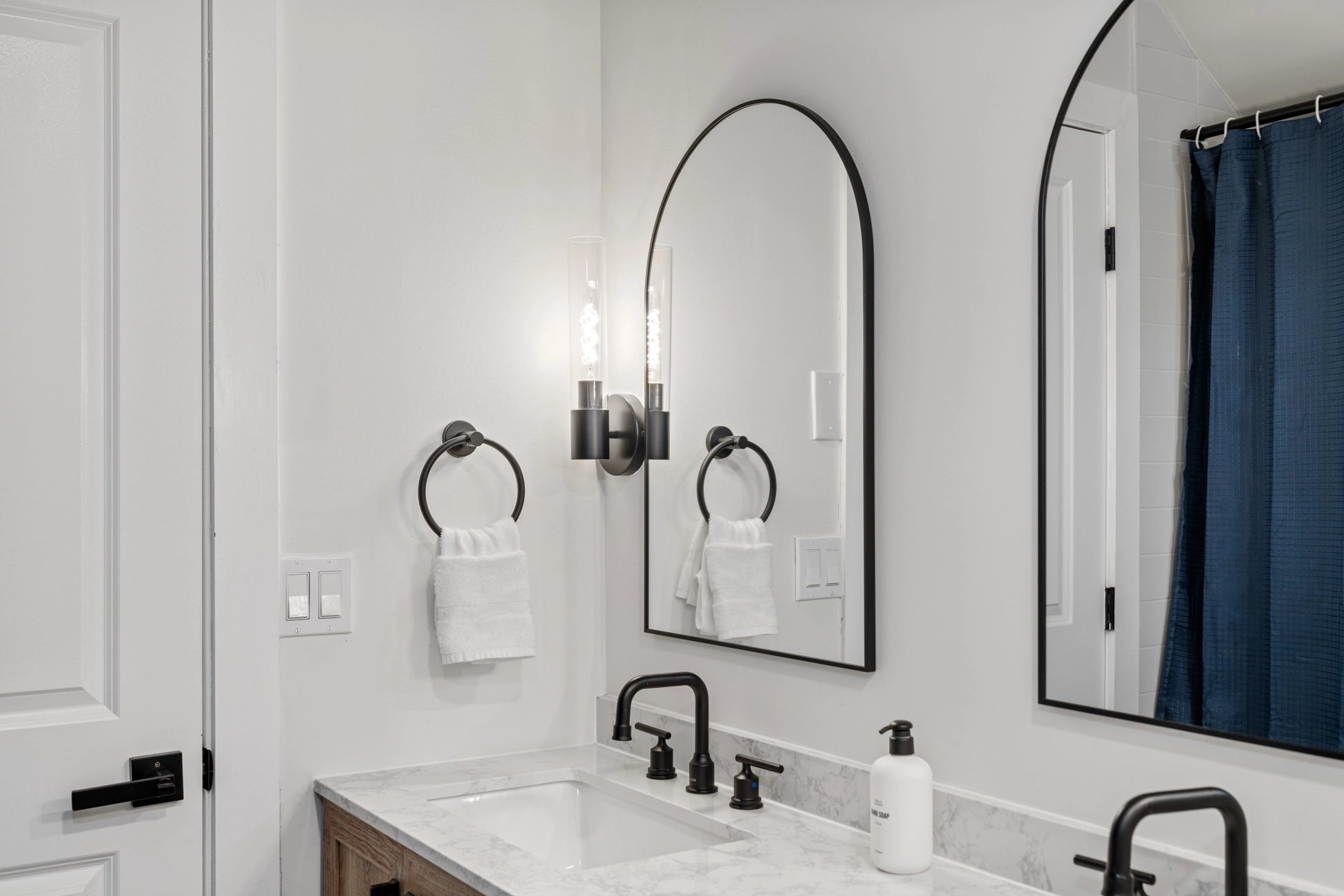 Airbnb Photography: Stunning STR Cabin in East Stroudsburg PA