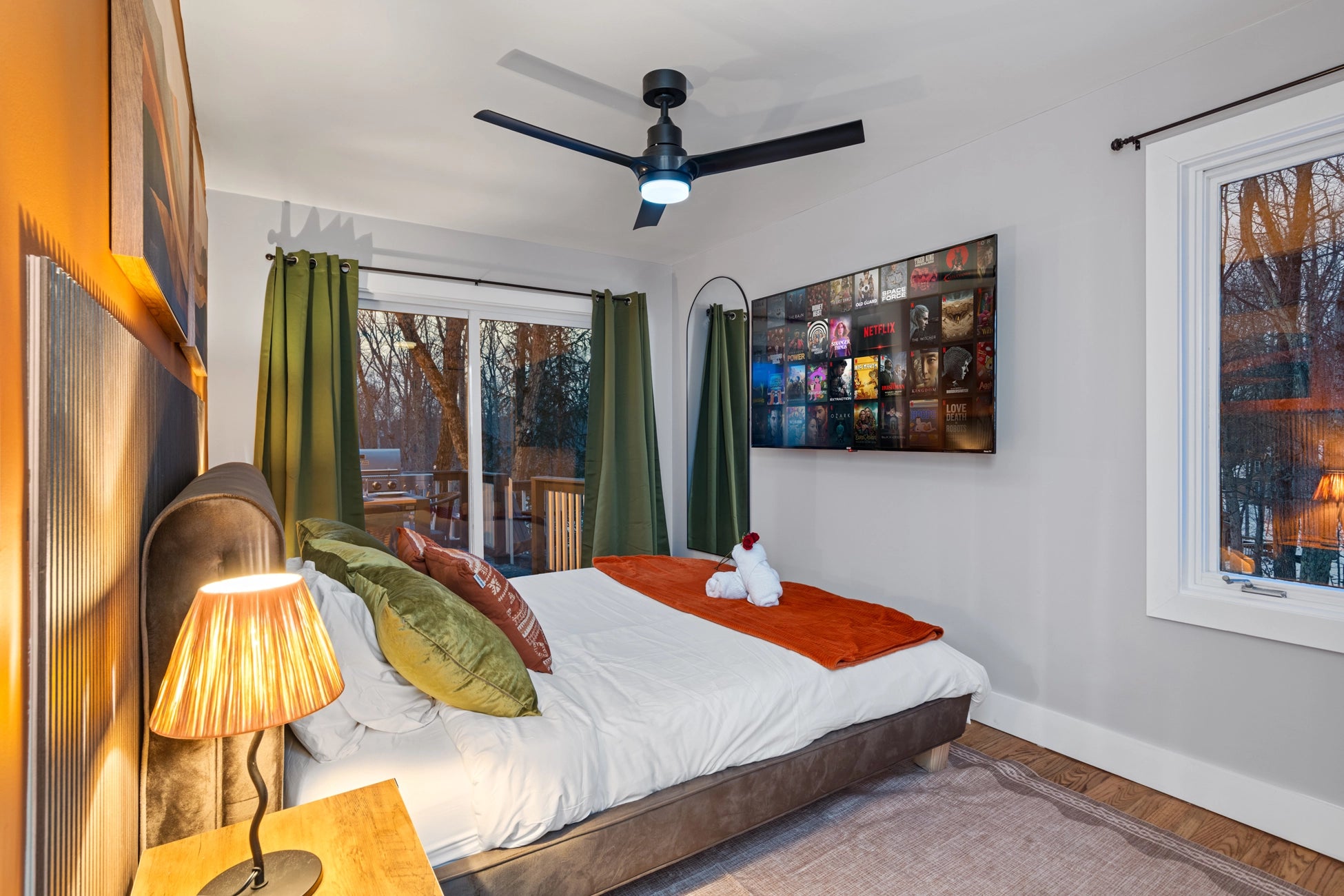 Airbnb Photography: Stunning STR Cabin in East Stroudsburg PA