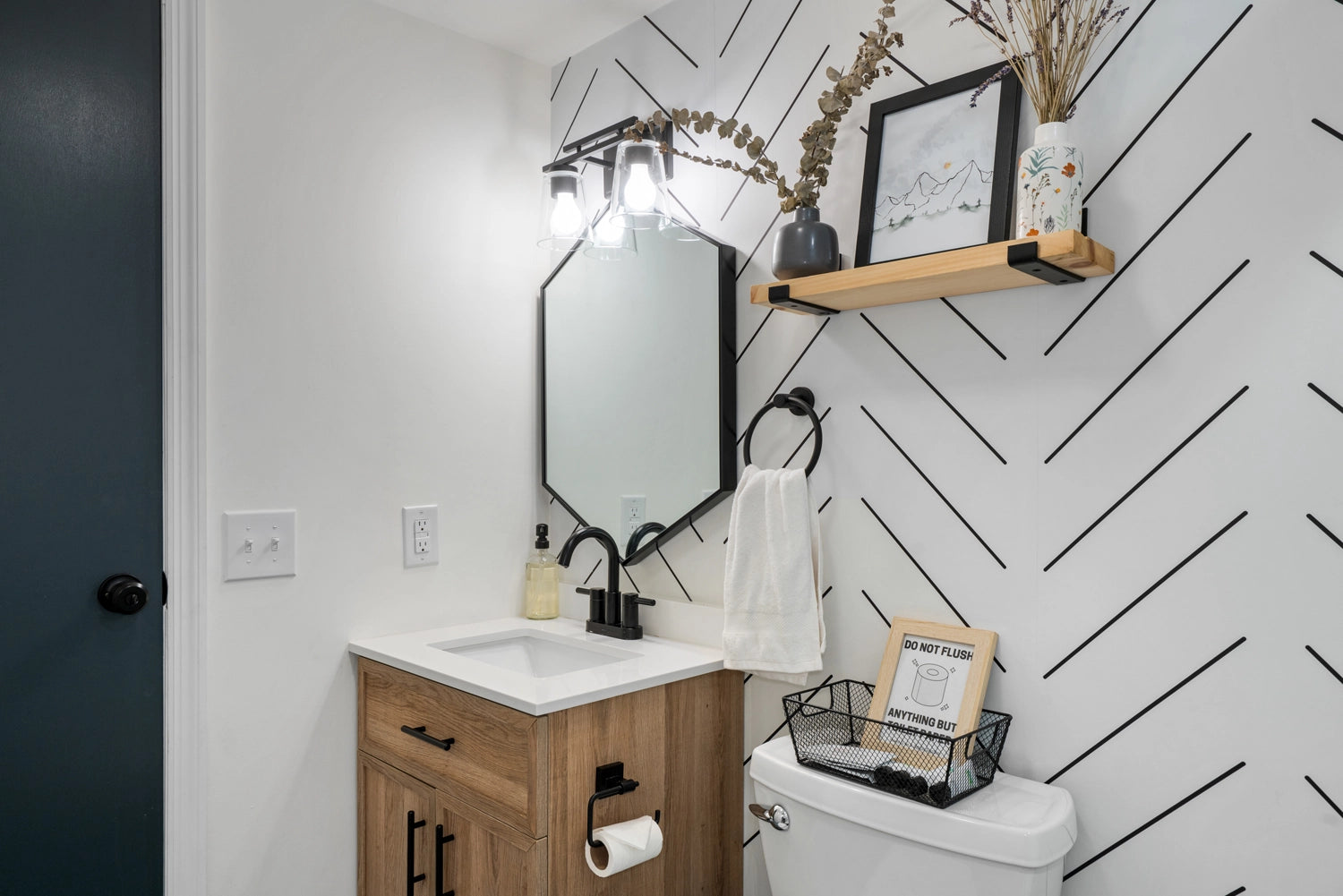 Airbnb Photography: Tranquil Poconos Cabin in Tobyhanna, PA