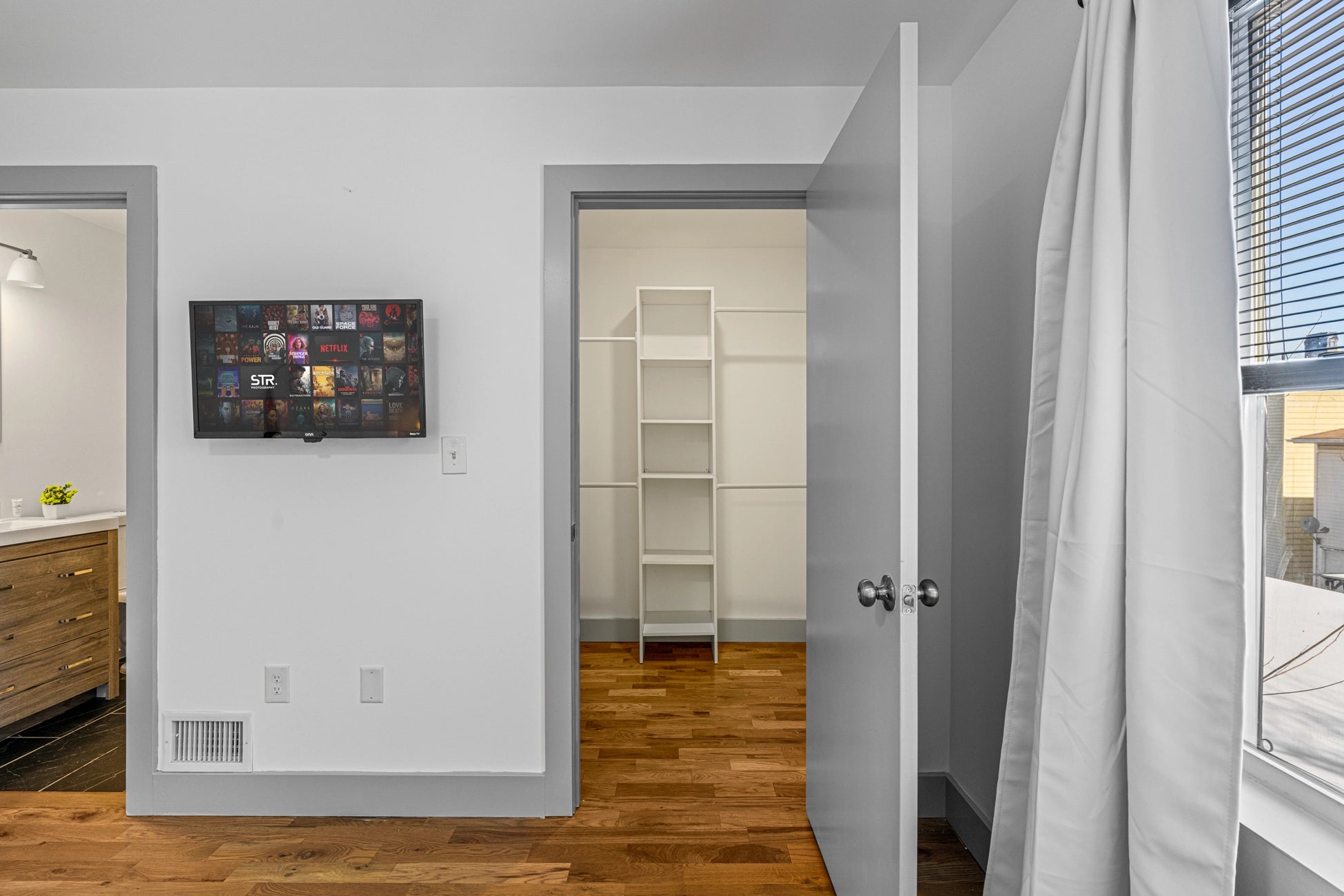 Airbnb Photography: Modern Multi-Unit Rental in Newark, NJ