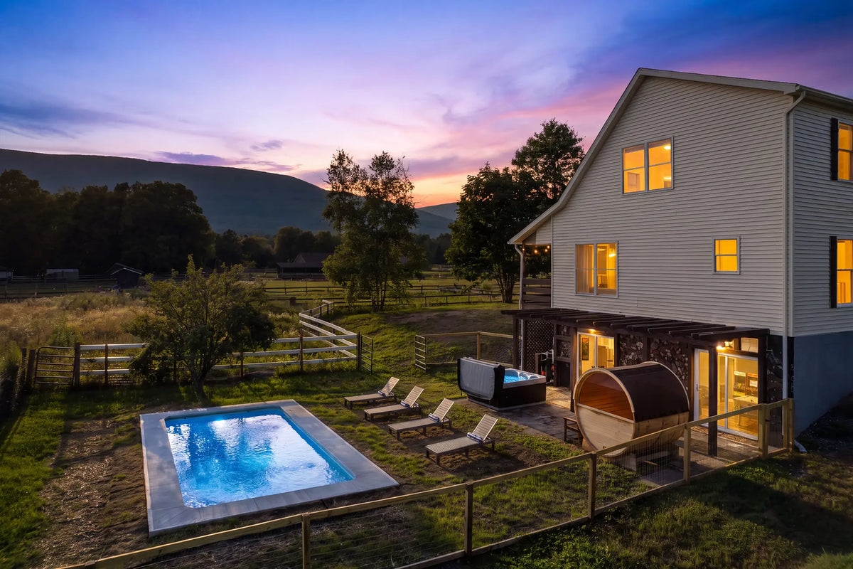 Airbnb Photography in Saugerties, NY | Twilight Mountain Retreat